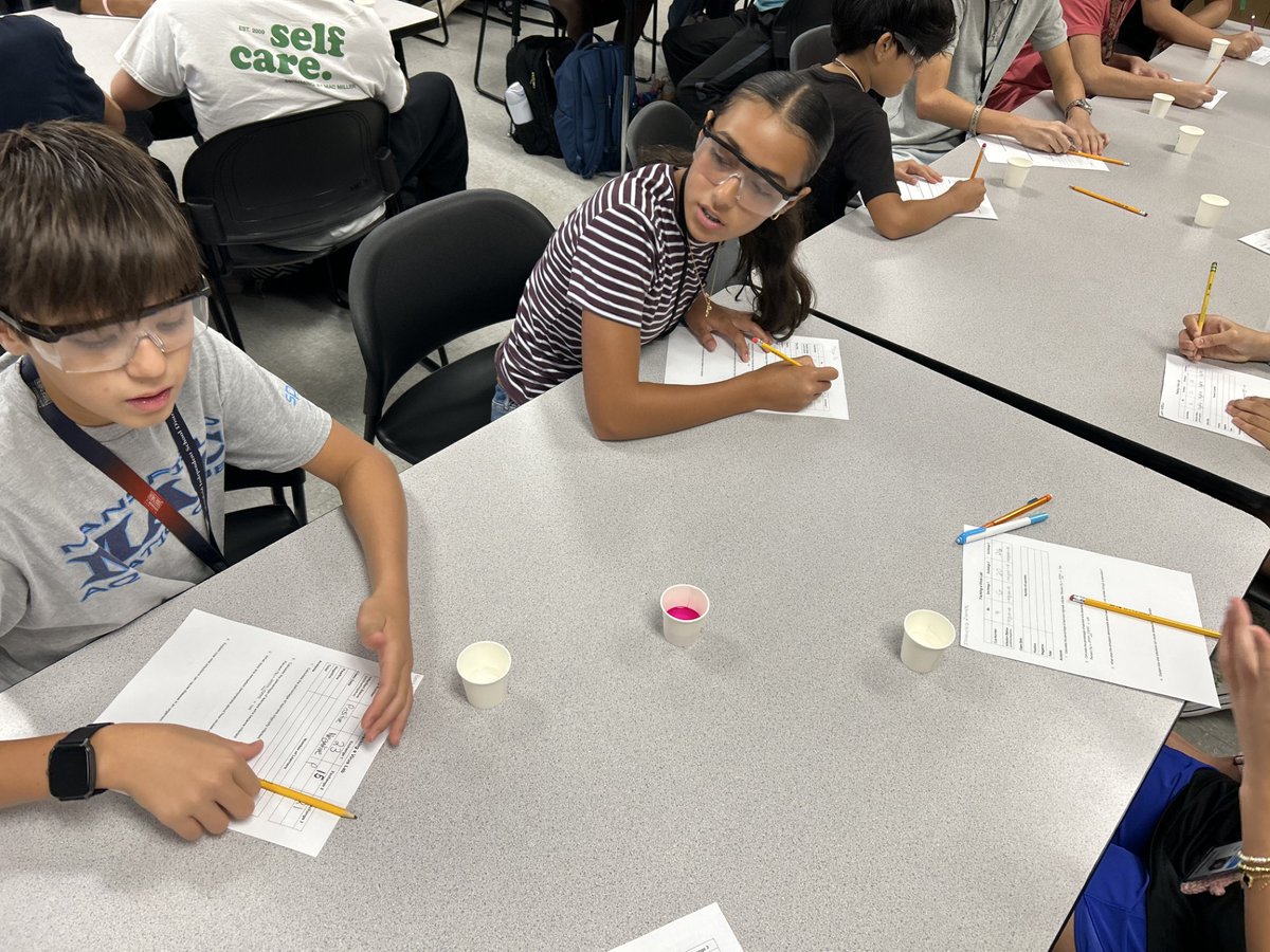 JerryKnightSTEM's tweet photo. It started with one person… 📷
Our biology learners are getting hands-on with viral transmission, tracking how quickly an “infection” can spread through a population.
Spoiler alert:  Viruses spread FAST!
#JKSA #biology #MISDSTEM #realworld https://t.co/6rNdWY30sp