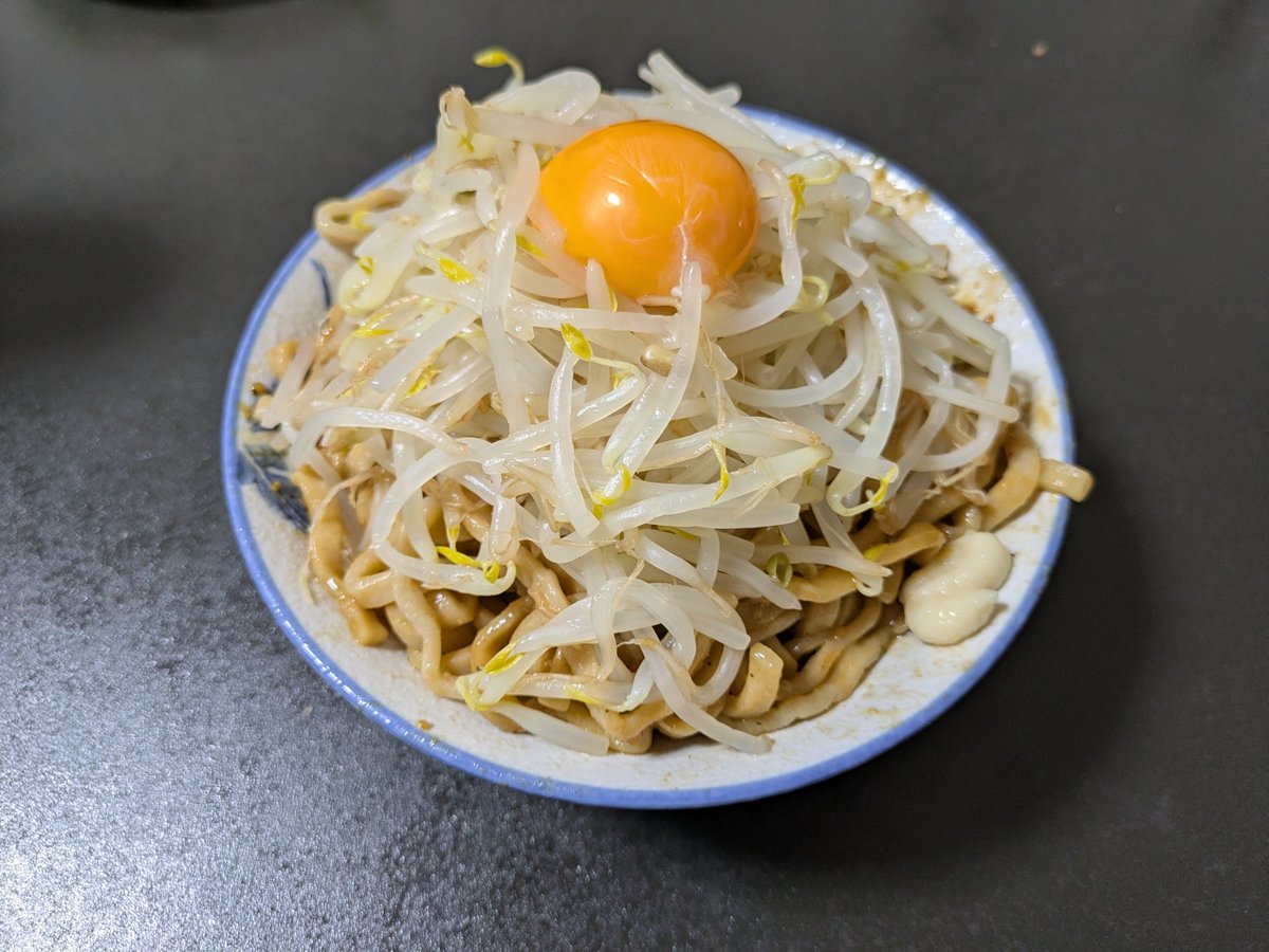 isuke_0325's tweet photo. 家ラーメン https://t.co/6G4c2zBTbE