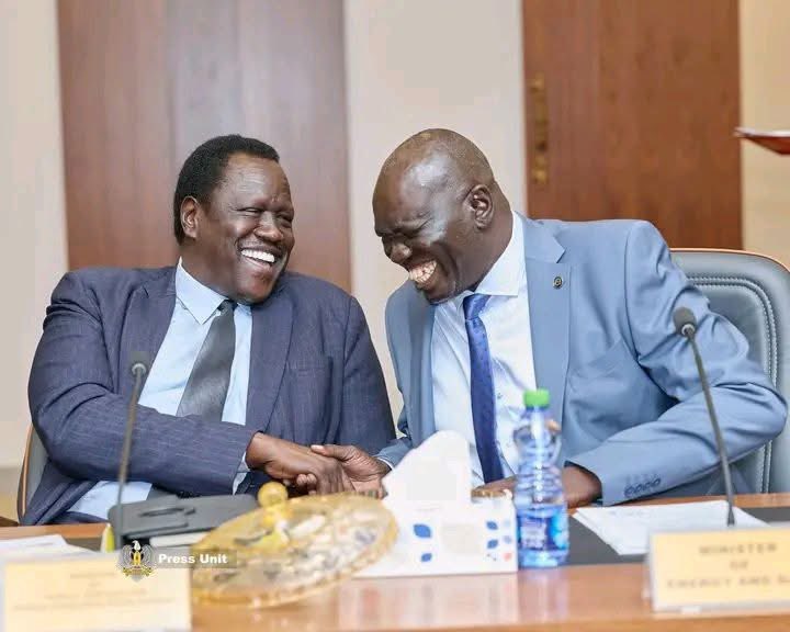 Cholatak's tweet photo. Minister of Energy and Dams, Hon. Agok Makur Kur and Minister of Public Service, Amb. Lul at today’s Cabinet meeting chaired by President Salva Kiir. https://t.co/h05SYMPqhm