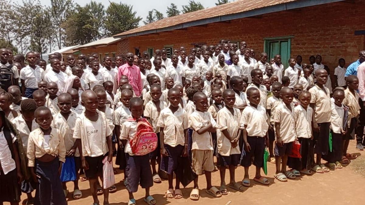 1,100 displaced students crowded in Bunia school, triple capacity, amid Ebola outbreak