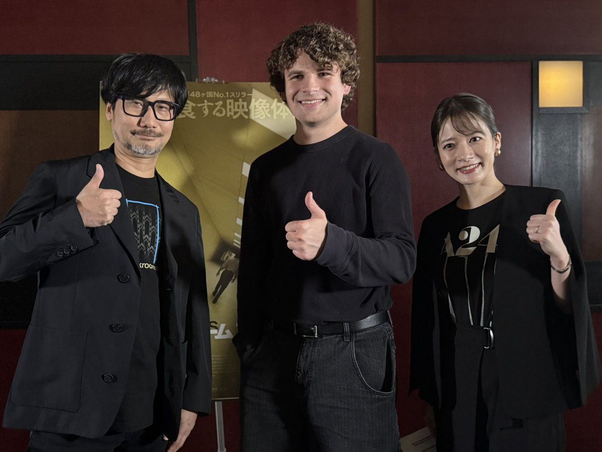 HIDEO_KOJIMA_EN's tweet photo. Thank you to Kane Parsons and Risa Unai for the Japanese premiere stage greeting for “Backrooms”! 🙏🙇🏻😍🫶 With Kane Parsons, Risa Unai, Yanpi, and Emma Iggo. What did everyone think of the movie? https://t.co/SC4ec4YfLi