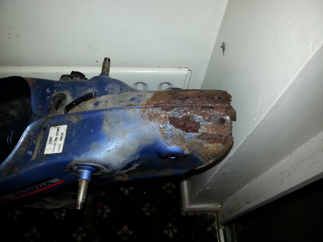 RonaldWierdkfs's tweet photo. 19 January 2015

The decision was made: a new frame, ordered directly from Honda through my local Coventry dealer. Repairs and repainting would have cost almost as much, without a new frame. £330 total, including a £300 frame and £30 cross plate. https://t.co/iFMD3Z5OUL
