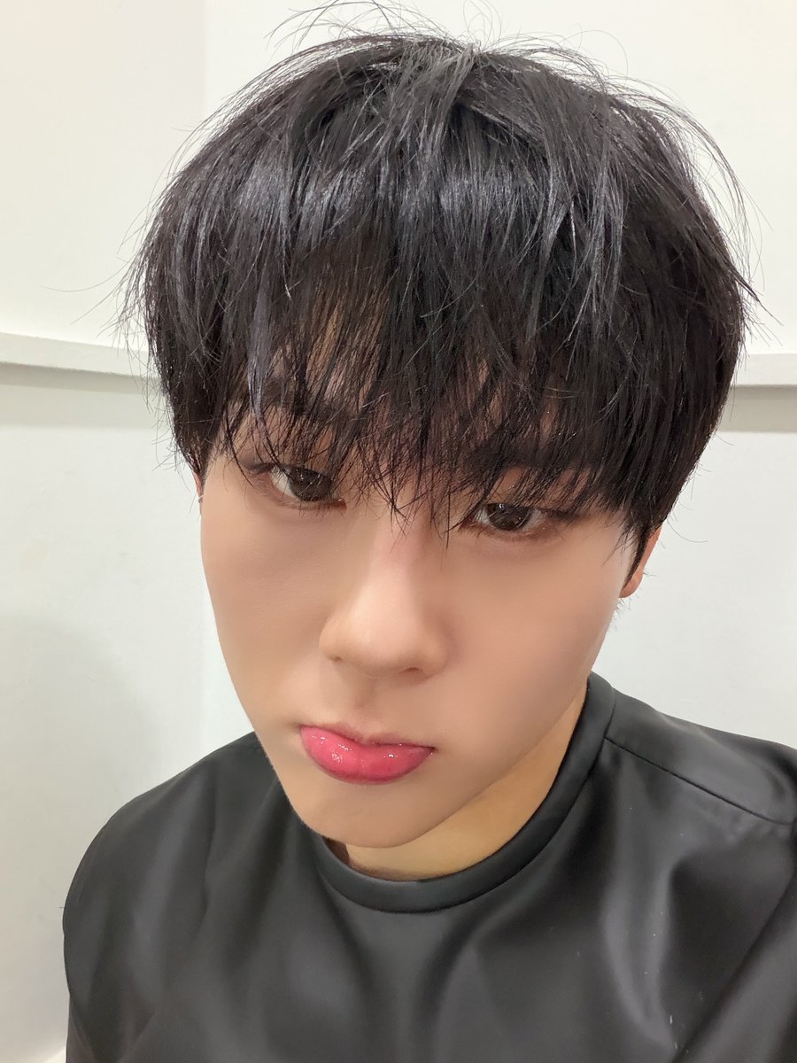 OfficialMONSTAX's tweet photo. 첫 주 다치지말고 잘 달려볼게🔥 #주헌 https://t.co/PNpmsKznoZ