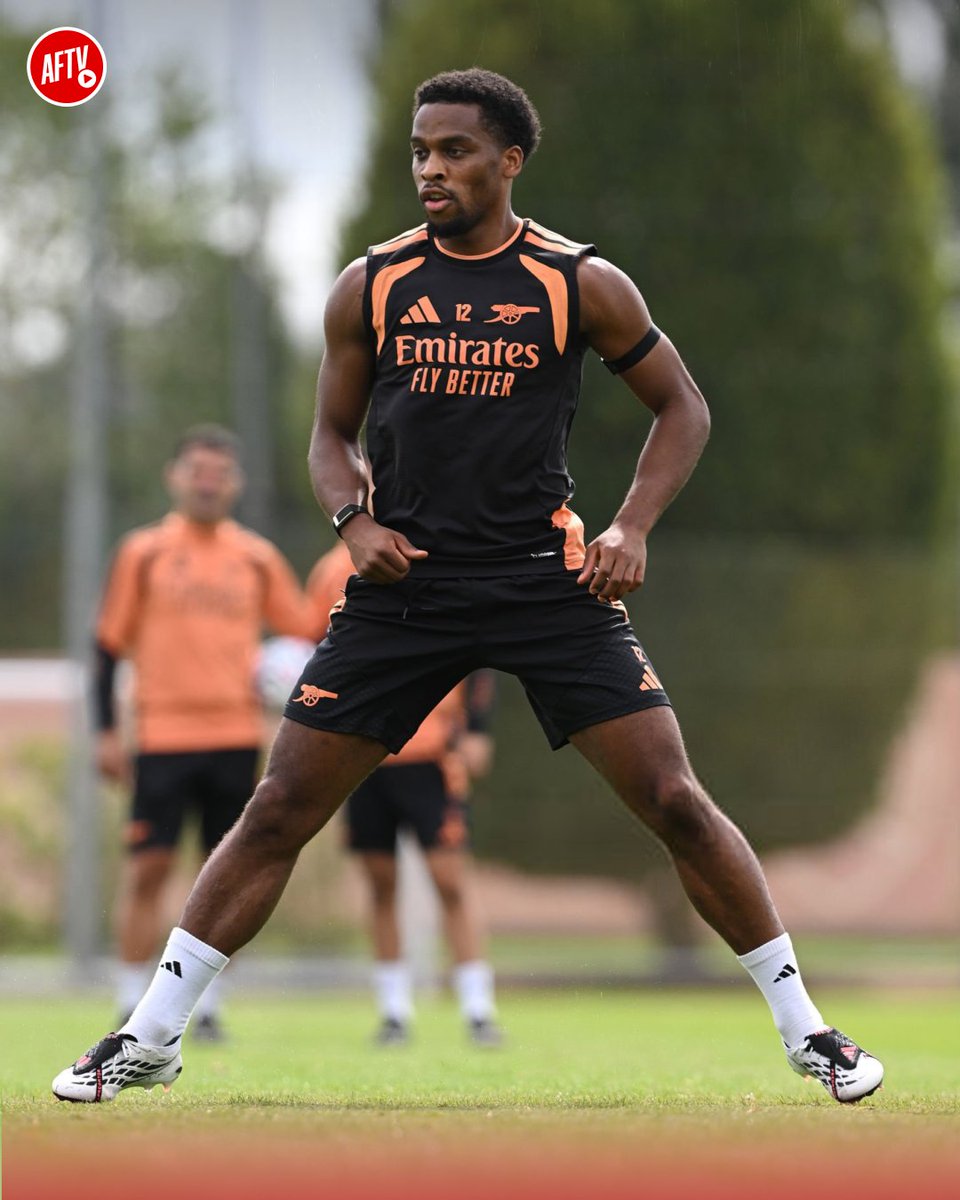 AFTVMedia's tweet photo. Jurrien Timber is 𝐁𝐀𝐂𝐊 in Arsenal training! 💪🔴

Having a fully fit Timber available again will be a 𝐇𝐔𝐆𝐄 boost for us! 🙌 https://t.co/1UMHSeH9Hi