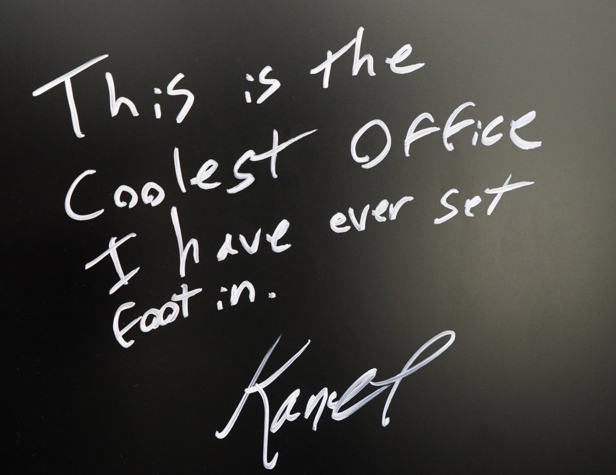 HIDEO_KOJIMA_EN's tweet photo. He also signed our customary signboard. Thank you so much! 🙏🙇🏻😍🫶 https://t.co/T4tu2CJzVA