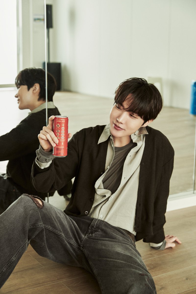 jp_taste_arih's tweet photo. #ARIHについて

Ep.5 ちょうどいいリフレッシュ時間

罪悪感のない炭酸。
毎日でも気軽に楽しめる、刺激の強すぎない炭酸と、すっきり軽やかな飲み心地にこだわりました。

リフレッシュしたい時も、運動のあとにも。毎日に寄り添う、新しいソーダです。

毎日のリフレッシュにアリ。

#ARIHな夏始まる #ARIH