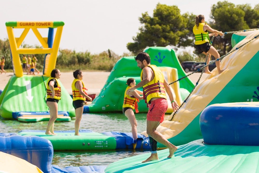 canalolimpiccat's tweet photo. 💦 ENCARA NO HAS GAUDIT DEL PARC AQUÀTIC? 💦
•
⏳LA TEMPORADA S'ACABA! I aquests són els últims dies per saltar, jugar i refrescar-te als nostres inflables aquàtics. 😎
•
📆 ÚLTIMS DIES: 5, 6, 7, 11, 12, 13, 19, 20, 24, 26 i 27
⏱️ D'11h a 14h // de 16h a 19h
•
#canalolimpiccat https://t.co/jimoDIaxr3