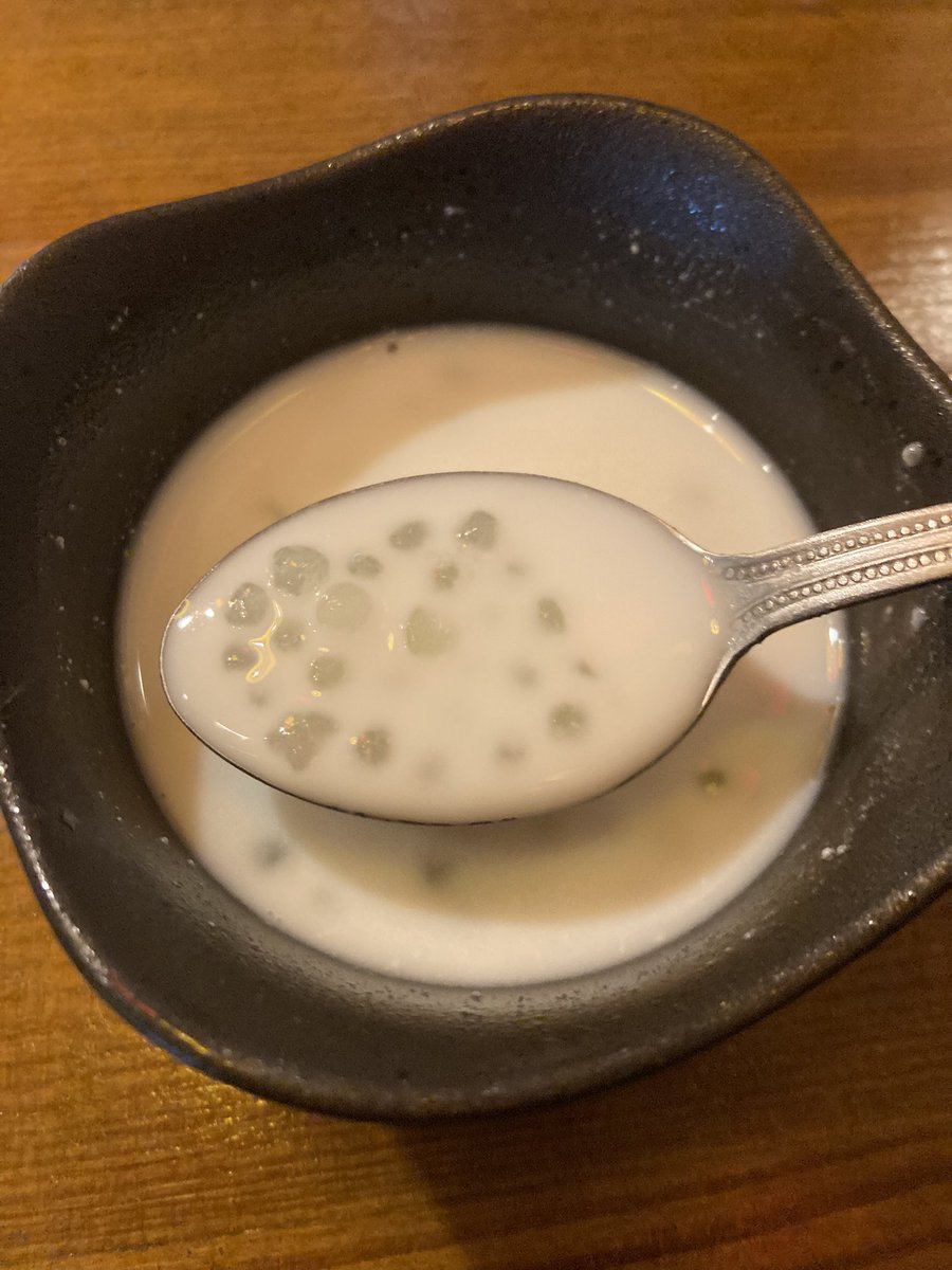 kurusukemama's tweet photo. 駅一つ前で降りるくらい超好きなタイ料理屋さん。しかもそろそろ出ようとしたらサービスってタピオカミルク出してくれて…ラブ！
#今日の下北沢 https://t.co/L5EU5cg59Z