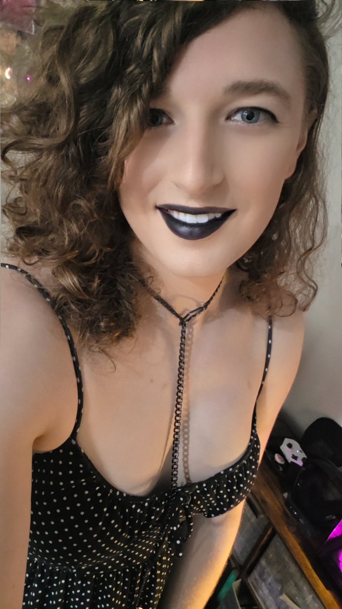 EmilyJaneOF's tweet photo. Trying on different outfits today :3 https://t.co/dyQZZFri79