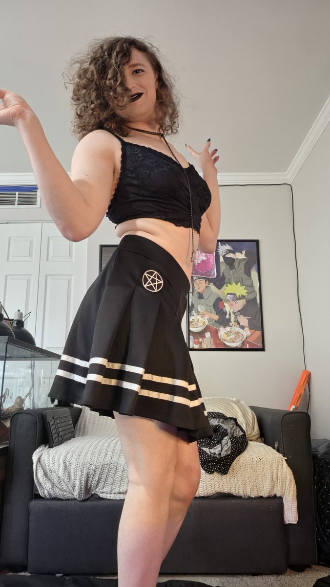 EmilyJaneOF's tweet photo. Trying on different outfits today :3 https://t.co/dyQZZFri79