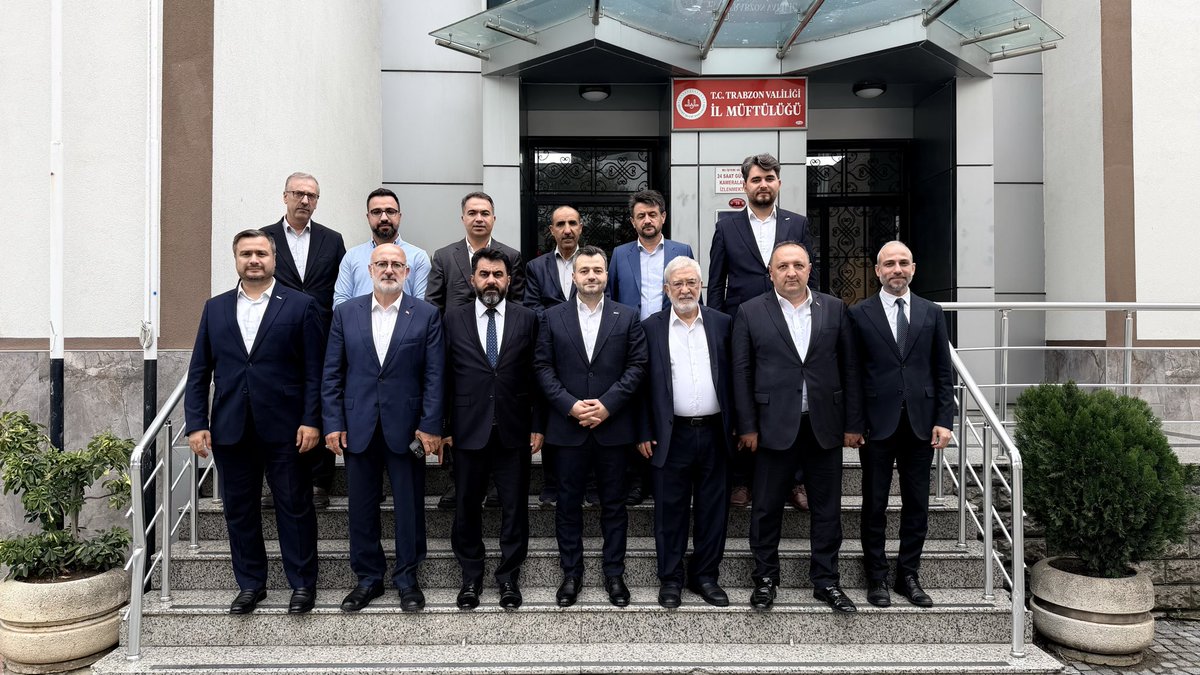 TrabzonMuftuluk's tweet photo. ÖNDER Genel Başkanı Abdullah Ceylan’dan Trabzon İl Müftülüğüne Ziyaret

ÖNDER İmam Hatipliler Derneği Genel Başkanı Abdullah Ceylan, Trabzon İl Müftümüz Dr. İsmail Çiçek’i makamında ziyaret etti. https://t.co/BdS3stSvWl