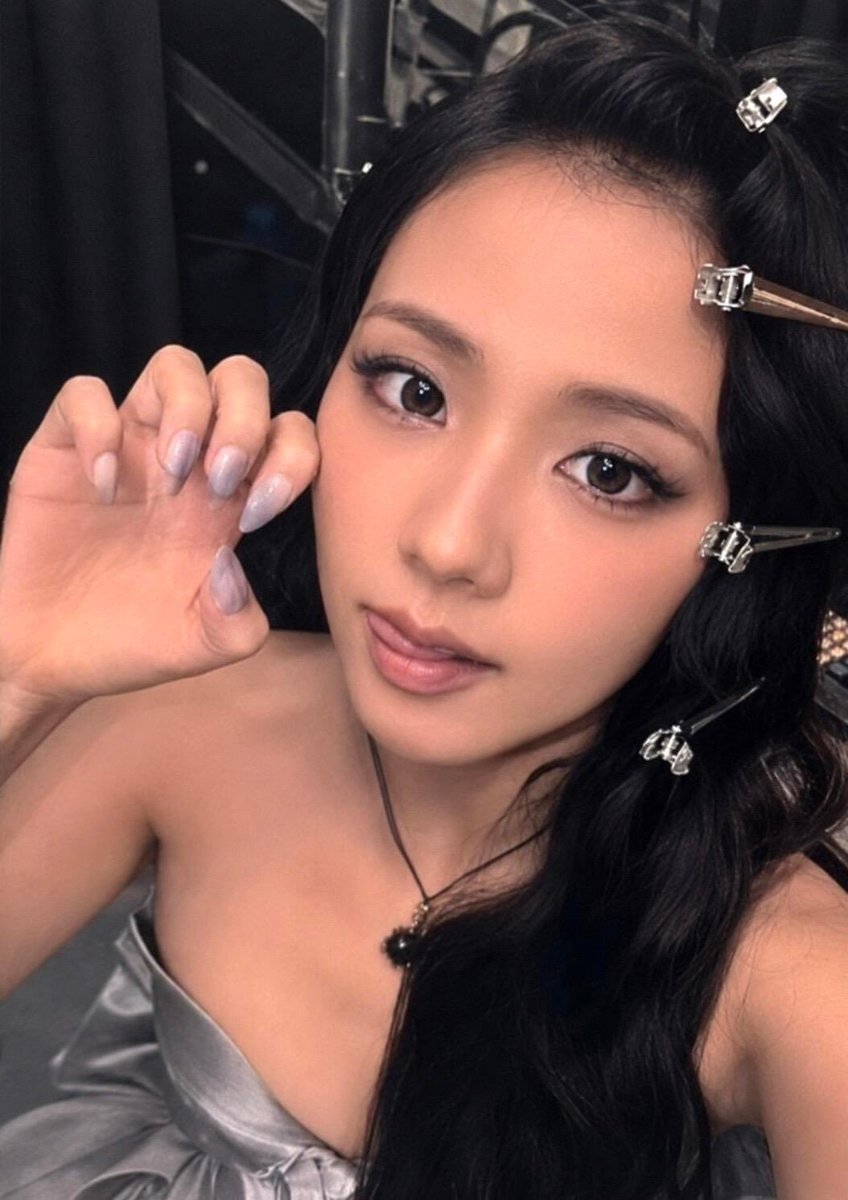 updatekimjisoo's tweet photo. 📸 FOFA! Photocards de #JISOO para ‘CLICK’. 😍

CLICK BY JISOO OUT NOW 
#CLICKbyJISOO https://t.co/3UcgUofhzv