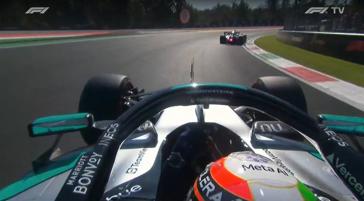 blog_formula1's tweet photo. ⭐️ ANTONELLI XINGA BORTOLETO: "QUE IDIOTA. QUE ABSOLUTO IDIOTA" ⭐️

Kimi Antonelli ia abrir volta rápida, mas acabou se encontrando com Gabriel Bortoleto e, após ter que frear, decidiu ir para o pit lane. Não sem antes xingar o piloto brasileiro:

"Ahhh, que idiota. Que absoluto idiota. Vou para os boxes"