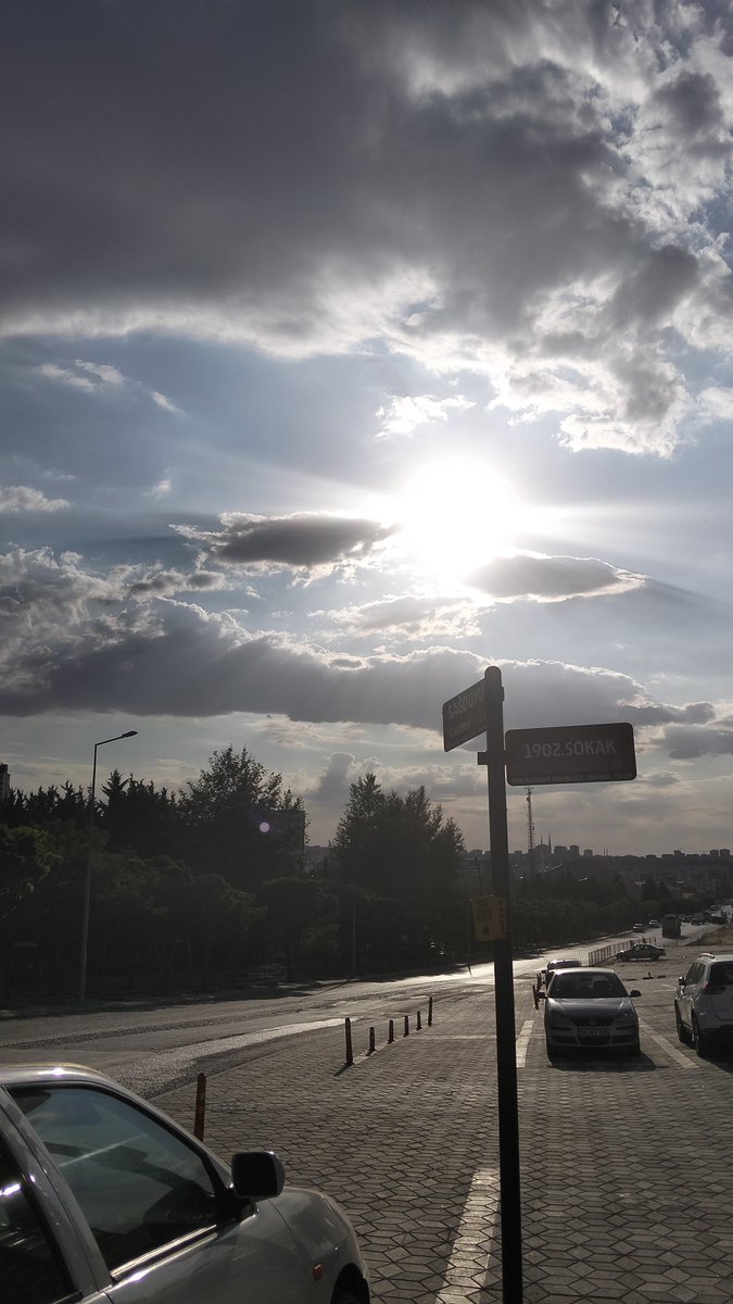 rusemne's tweet photo. 😶‍🌫️🌞 https://t.co/j9r1QepNo4