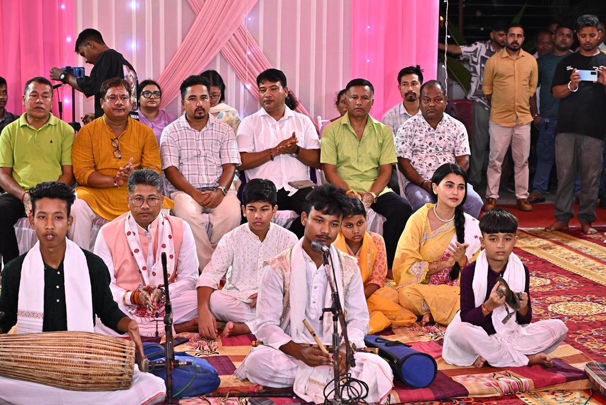 Pijush_hazarika's tweet photo. On Janmashtami, our home in Jagiroad resonated with Nagara Naam as we offered our prayers to Shri Krishna. May His grace bring peace to every home, strength to every heart and guide us towards truth, compassion and dharma. https://t.co/UsMx0VW2F5