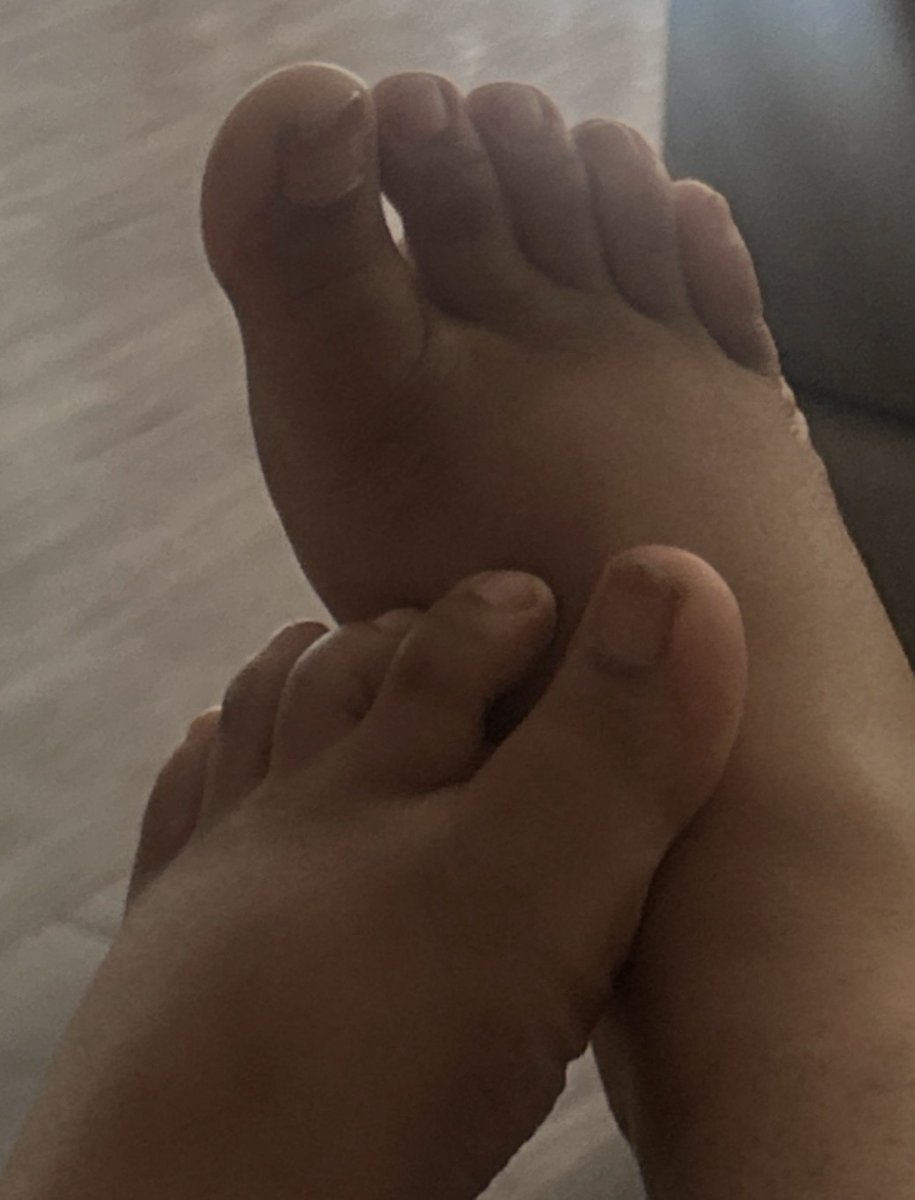 hneypot_'s tweet photo. $prettytoes2000
First person to pay for my pedicure gets a personalized video 😉❤️ https://t.co/2bYLhai0Fy
