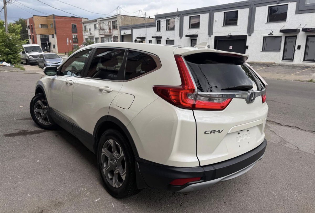 MrrCyril_Autos1's tweet photo. 2018 Honda Crv EX 
PUSH START 
SUNROOF 
1.5L
Fabric seats 
Alloy rims 

Ghc145k including shipping 
WhatsApp 0591191318 https://t.co/CFOsepfiqV