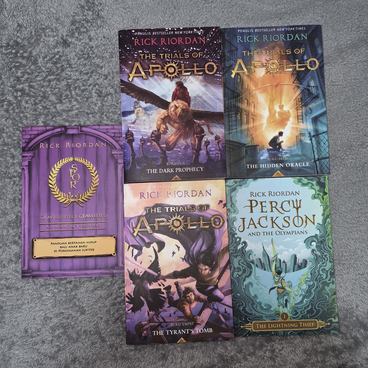ancientdream123's tweet photo. wts novel rick riordan percy jackson the lightning thief, the trials of apollo, bonus camp jupiter classified (?)
take all 200k aja (lagi bu) boleh nego tipis
co 🍊 splitpay only

not for sensitive buyer
slow packing (pengiriman tiap weekend, tergantung packing juga) https://t.co/6JvvZMx7P5
