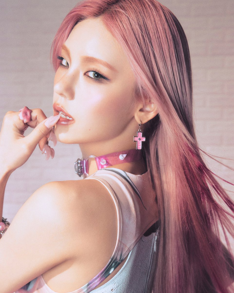 headqueenka's tweet photo. YEJI is currently #1 in the voting for Female Solo Artist at the 2026 Asian Artist Awards (AAA)! 🏆

Three ITZY members are currently ranking in the Top 4! https://t.co/8s7k4pnz14