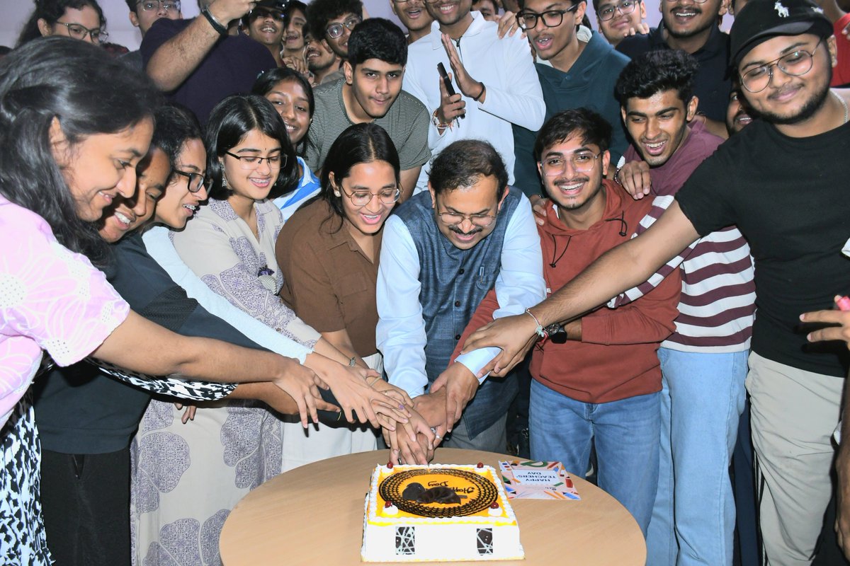 IIITB_official's tweet photo. Teachers’ Day Celebrations at IIIT-Bangalore (Extension Campus) on 4th September 2026.
We thank all the students for making the celebration special and memorable!
.
.
#IIITB #IIITBangalore #TeachersDay #TeachersDay2026 #Celebration #StudentLife #CampusLife #Gratitude #Education https://t.co/VNWNSrD5dH