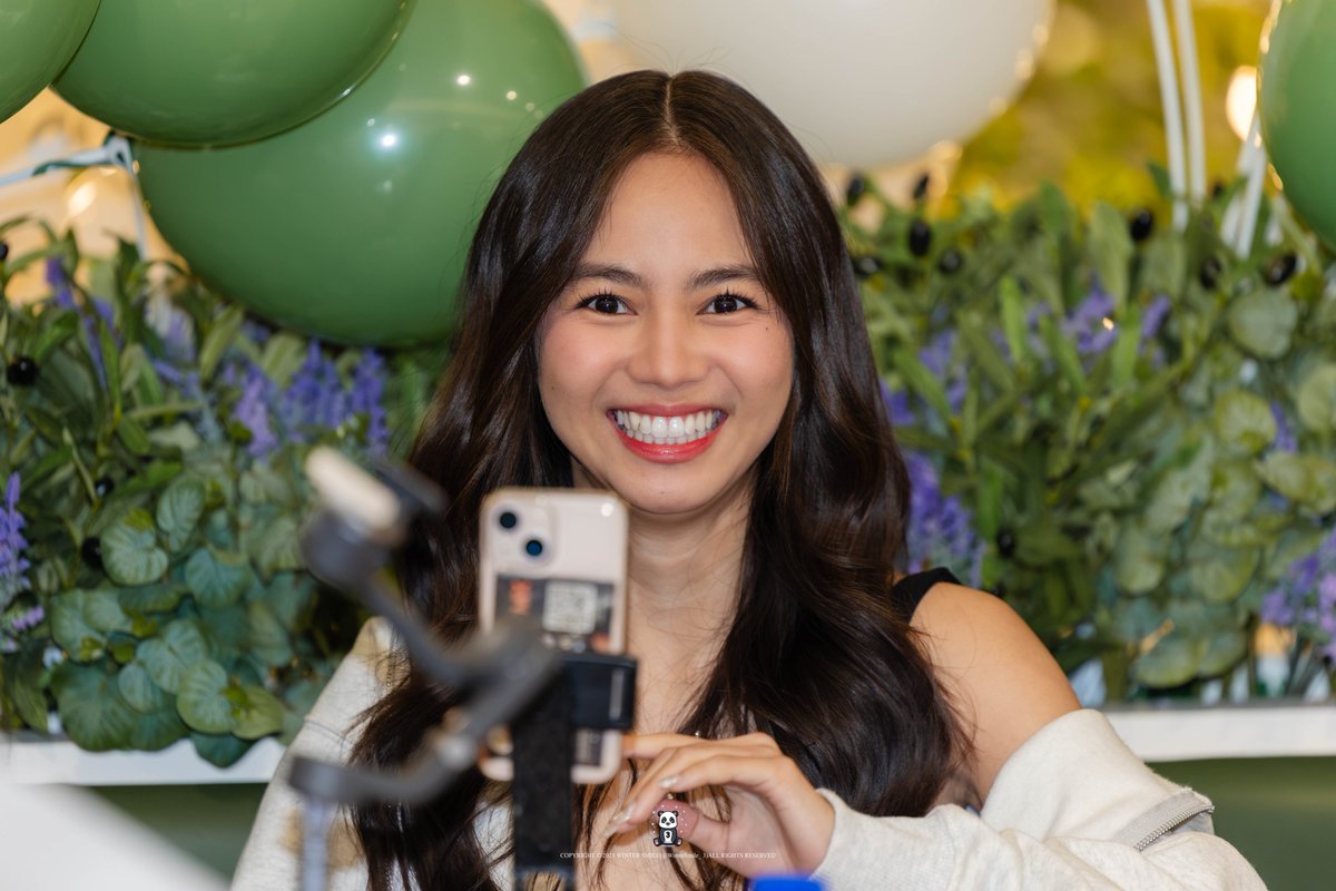 WinterSmile_3's tweet photo. 260904 ASHTINE OLVIGA

YOGORINO BRAND EVENT

#ASHTINEOLVIGA #ASHTINE #YOGORINO
@ashtineolviga_  @YogorinoPH https://t.co/E2tLM49xq1