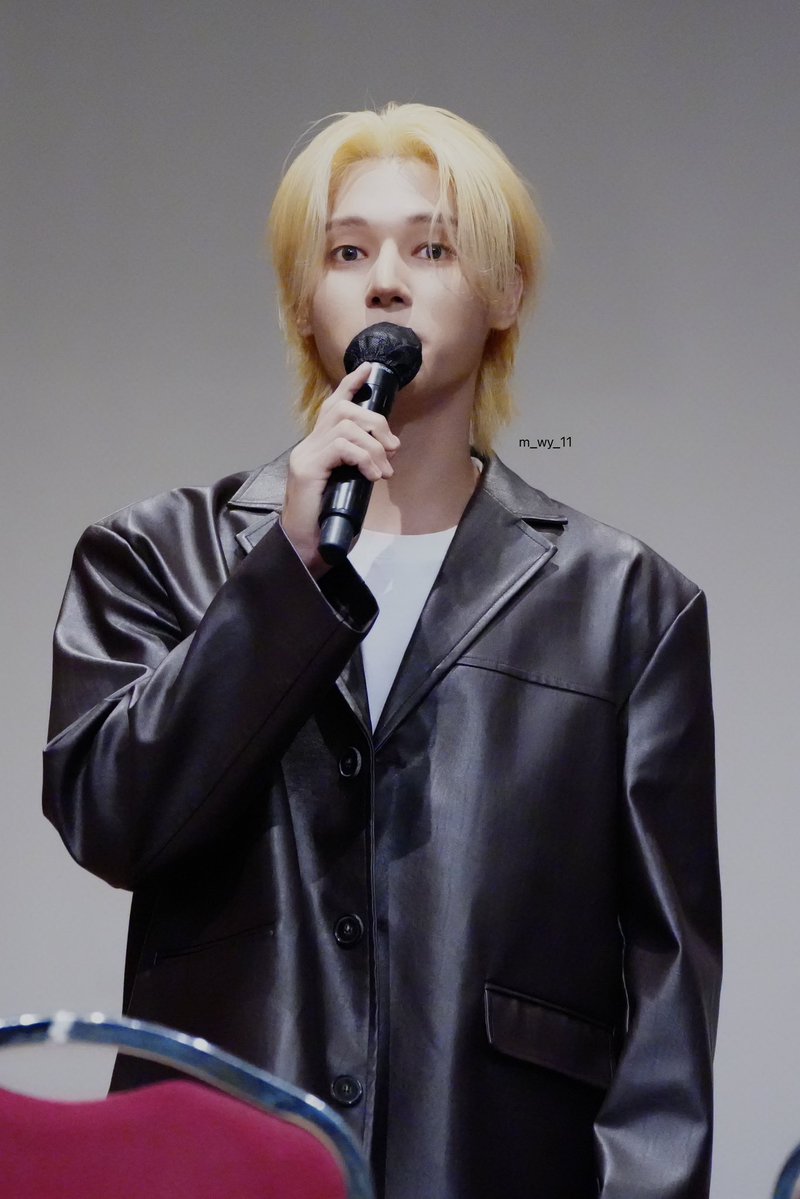 xyuggg__'s tweet photo. しかも長髪で金髪しないって言ってたのに嘘つき〜❕❕❕(だいすき) https://t.co/93OFyFZhmd
