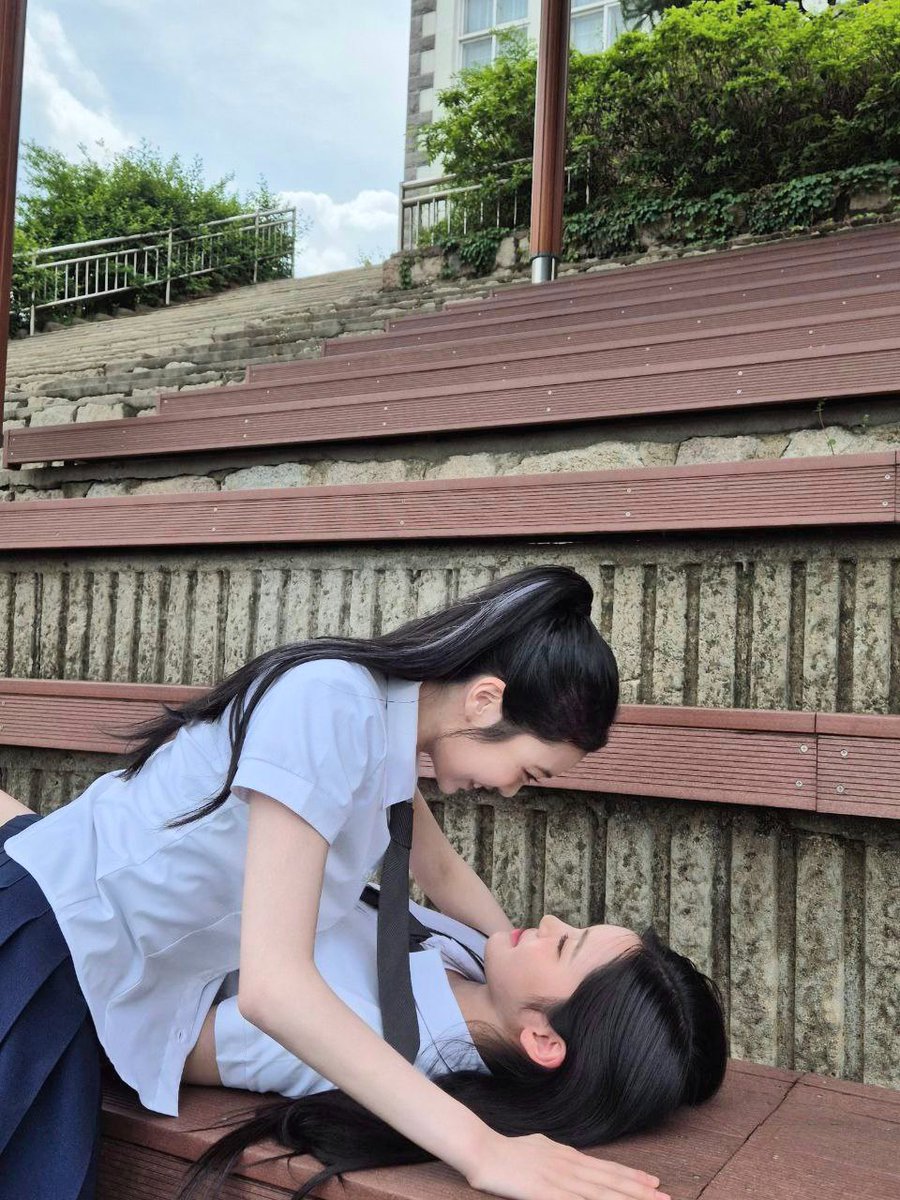 yuhapast's tweet photo. 250905 위버스 포스트
🔗 https://t.co/PJqvwda3Cv

#Hearts2Hearts #하츠투하츠 #H2H #YUHA #유하 https://t.co/gndxec3iKL