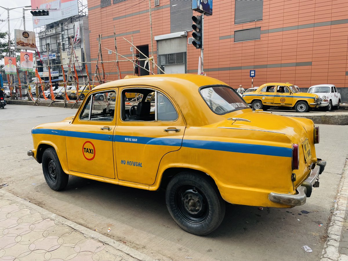 BONGPOSTMedia's tweet photo. 🚕💛 The Yellow Taxi of Kolkata!

It’s more than just a taxi — it’s a moving symbol of the City of Joy. From the bustling streets of Esplanade to the lanes of North Kolkata, these iconic yellow taxis have been part of Kolkata’s everyday life for generations. https://t.co/dahwTf4AGh