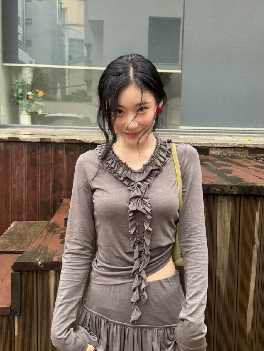betheowner1's tweet photo. 링크로 구매시 수수료를 받습니다

👉🏻레이브(RAIVE)
✔️탑
🔗https://t.co/FtXX2EHdF8
Ruffle Detail Top

✔️스커트
🔗https://t.co/e9GdQEmww6
Shirring Jersey Skirt

✔️백
🔗https://t.co/HlDDGkgsJd
Nia Shoulder

260904 있지 채령 옷 정보 손민수
#CHAERYEONG #채령 #ITZY #있지 https://t.co/8dfQxecidZ