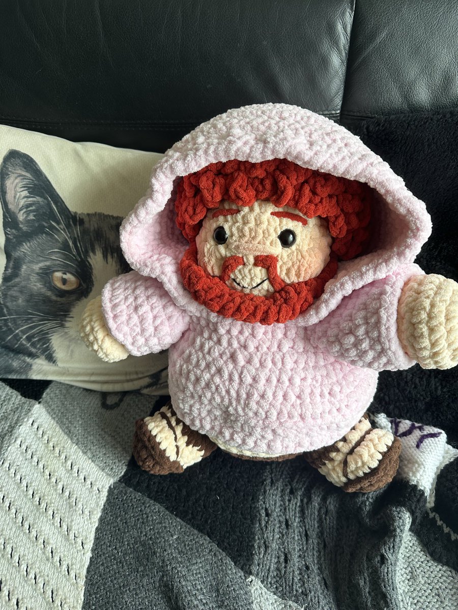 CyprusSmith's tweet photo. @caseohs_mom I got him from someone that made 2 and sold the other. I am so happy!!! He’s so adorable!!! PINK HOODIE!!! @CaseOh__ I LITERALLY SCREAMED SO LOUD WHEN I GOT HIM!! https://t.co/nqgrYgMlsh
