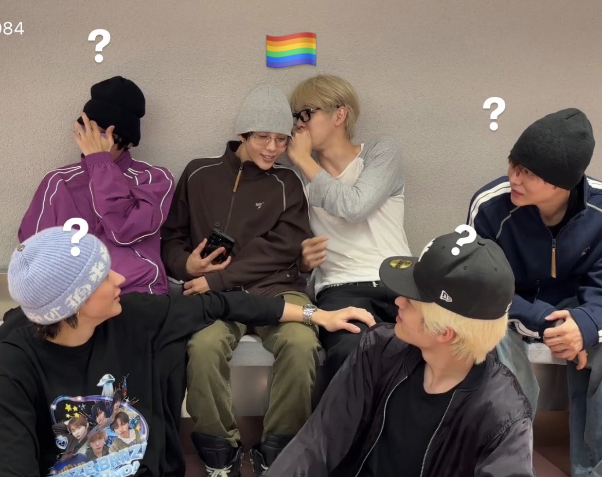 taroriulo's tweet photo. .          ?                ?              🏳️‍🌈                ?              ? https://t.co/oPmK4Y18ye