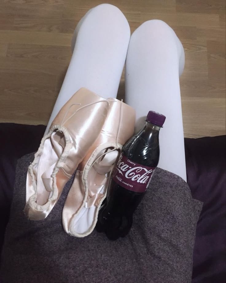 lulllov's tweet photo. you step on the scale and see your ugw. it feels euphoric. you finally did it. all hard work has finally paid off! you're so proud &amp; full of happiness, it's actually insane. that's what you've been dreaming of! https://t.co/OqaWPclmDt