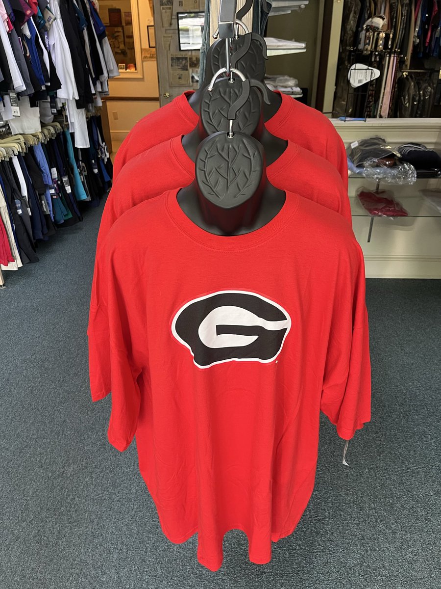 DeptLeiter's tweet photo. Stop by and grab your red and black gear today so you can cheer on the Bulldogs in comfort and style! We're open today until 4 PM and Saturday 10 AM–2 PM #UGA #BigAndTall #GoDawgs https://t.co/TdjWgr23uq https://t.co/B6WDKeKXK2