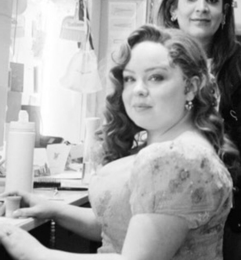 EmmaMartn7's tweet photo. New BTS pic of Nicola with Farida &amp; Jessie from Polin season 🫶

Nicola Coughlan, you're so beautiful! https://t.co/fwgkgqOCFc