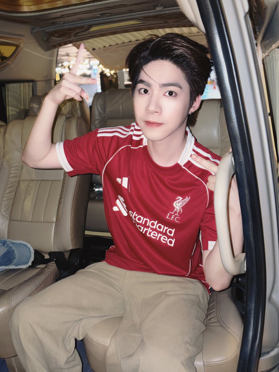 naminji___'s tweet photo. ลุคกลับบ้านวันนี้อยู่กับแฟนบอลของแทร้

#jj_rcp https://t.co/0bC01nhykk