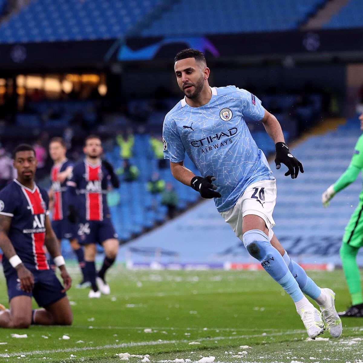 DzairFootball__'s tweet photo. 🗣️: « Ton ancien joueur préféré à City ? »

Iliman Ndiaye 🇸🇳 : « Riyad Mahrez » 

Légende 🩵🇩🇿 https://t.co/SwWF3J8GrT