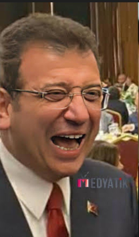 Eypiste's tweet photo. @SerkanJournos @serkanjournos2 Yan profile gerçekten yan profil koymuş https://t.co/KzKPiGZpkY