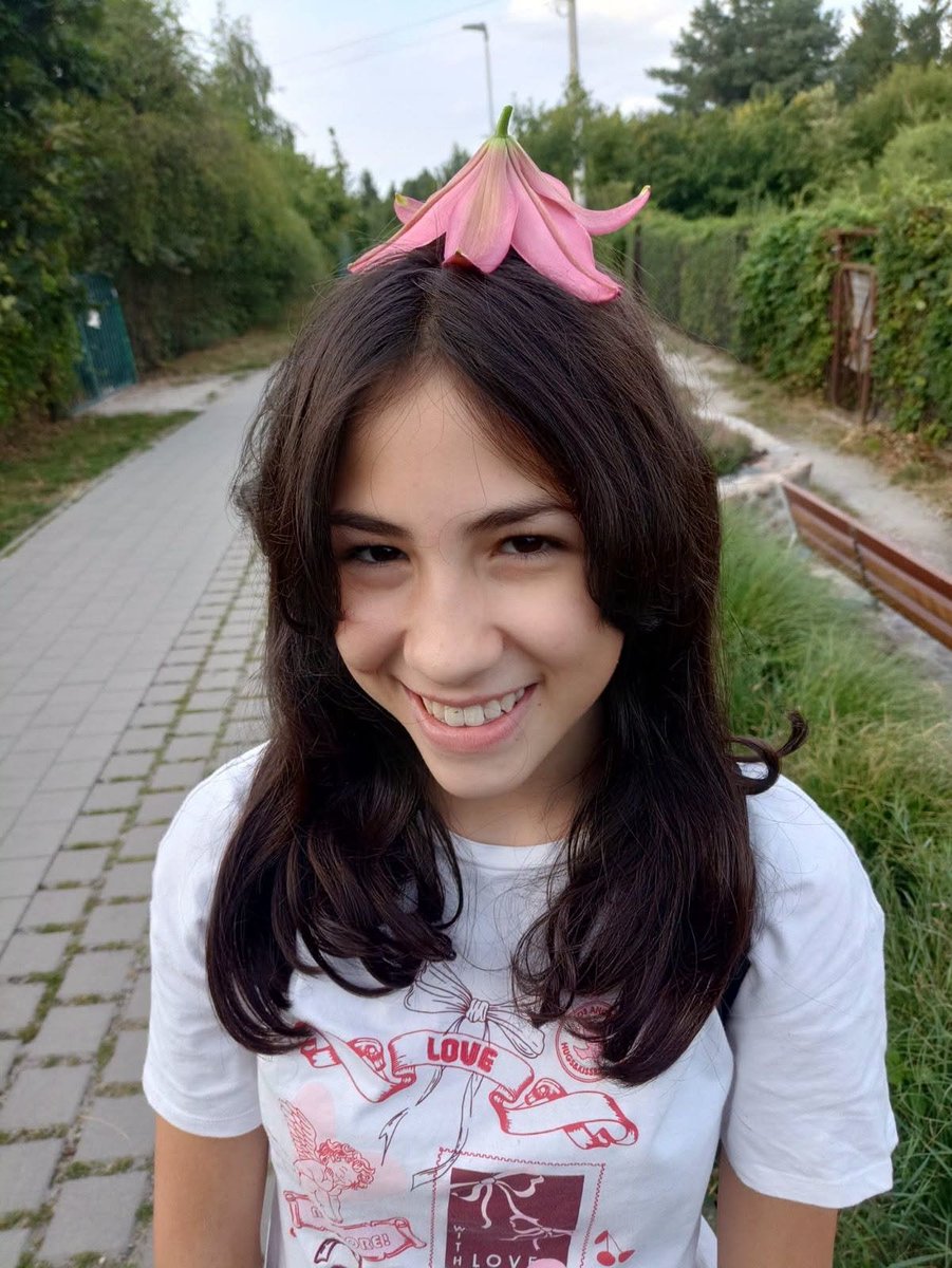 abrobivel's tweet photo. To Ananda Braun.

13-letnia obywatelka Brazylii, zaginiona we Wrocławiu.

Zaginęła w czwartek rano, 3 września 2026 roku, opuszczając budynek szkoły, w której się uczy, przy ulicy Paulińskiej we Wrocławiu. Od tego czasu nie wróciła do domu i nie skontaktowała się z rodziną ani opiekunami.

Każdy, kto zna jej miejsce pobytu lub posiada jakiekolwiek informacje, powinien skontaktować się z wrocławską policją.