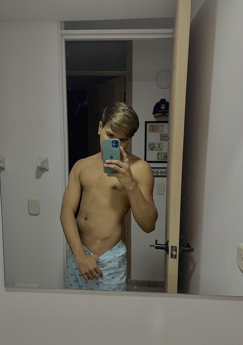 edmoon_31's tweet photo. Quien me quita la pijama? https://t.co/hOwzHLAZPD