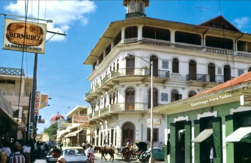 VozdelYaque's tweet photo. Calle 30 de marzo esquina Máximo Gómez, años 60 https://t.co/svx6XzIwOf