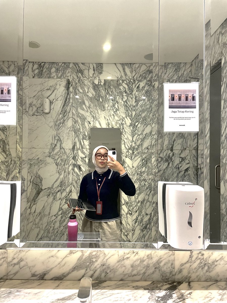 bluberrysweets_'s tweet photo. some photos from the first week of work https://t.co/ibbADVt2tB