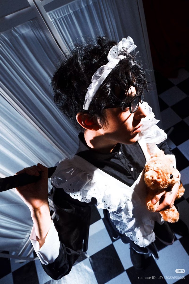 weus_ing's tweet photo. This set has been shared to hell and back within the fandom, but seriously, both Shuyuan and the photographer did such a good job with this concept; and Yuan pulling the fkn maid outfit and the psycho-ish vibe so well🫪 https://t.co/nDROuB221b