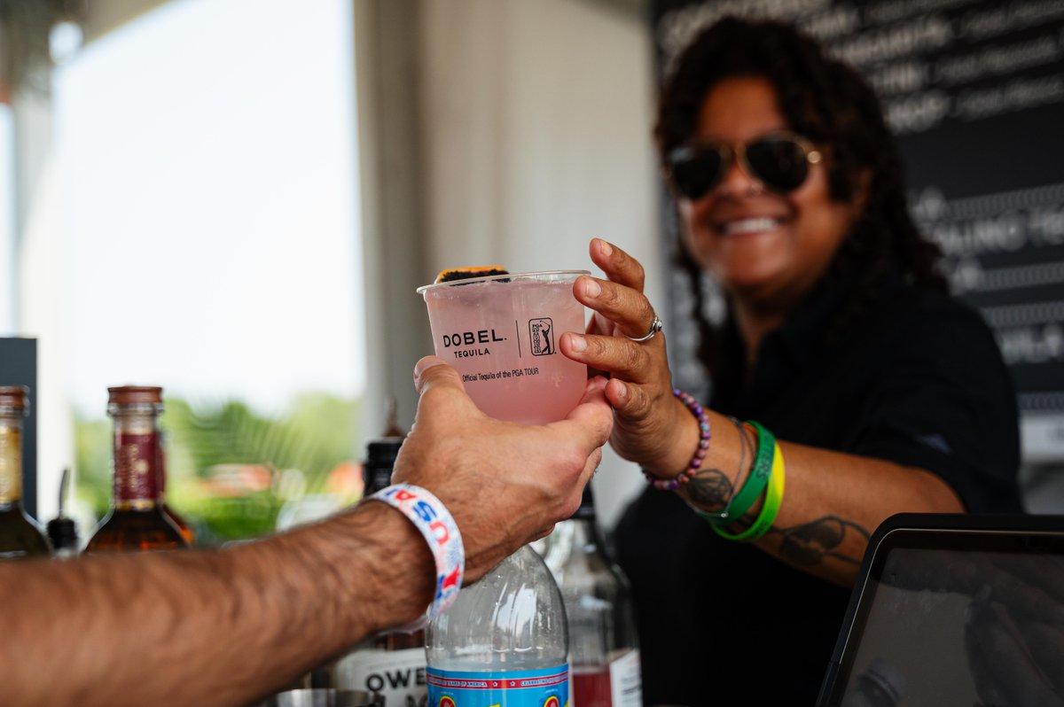 3MOpen's tweet photo. A toast to summer and all the memories that came with it. ☀️ Here’s to celebrating the final days of summer with Dobel Tequila and Bushmills Irish Whiskey. https://t.co/epCtEXwvqb