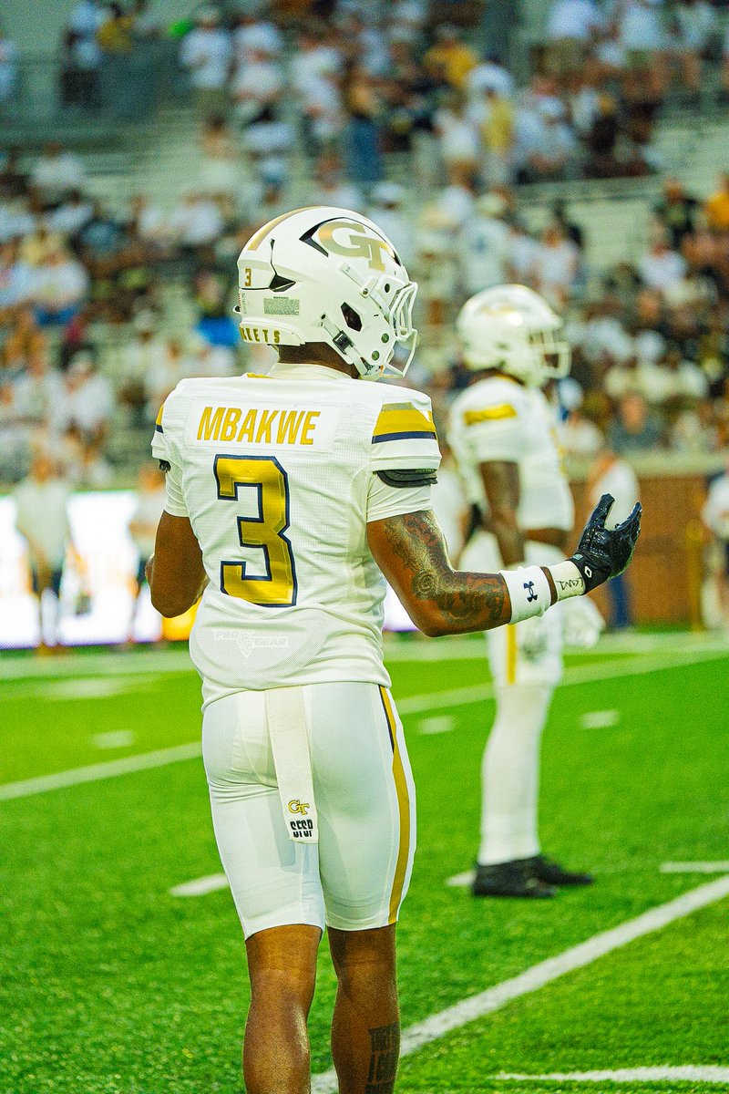 1CourtSideBank's tweet photo. Clay-Chalkville High School &amp; Birmingham Legend Jaylen Mbakwe ⭐️📈 @JayMbakwe 
@CCHSfootbal https://t.co/B39kiVEvBm