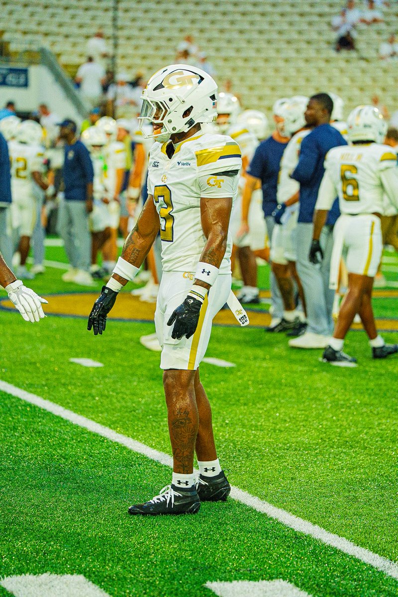 1CourtSideBank's tweet photo. Clay-Chalkville High School &amp; Birmingham Legend Jaylen Mbakwe ⭐️📈 @JayMbakwe 
@CCHSfootbal https://t.co/B39kiVEvBm