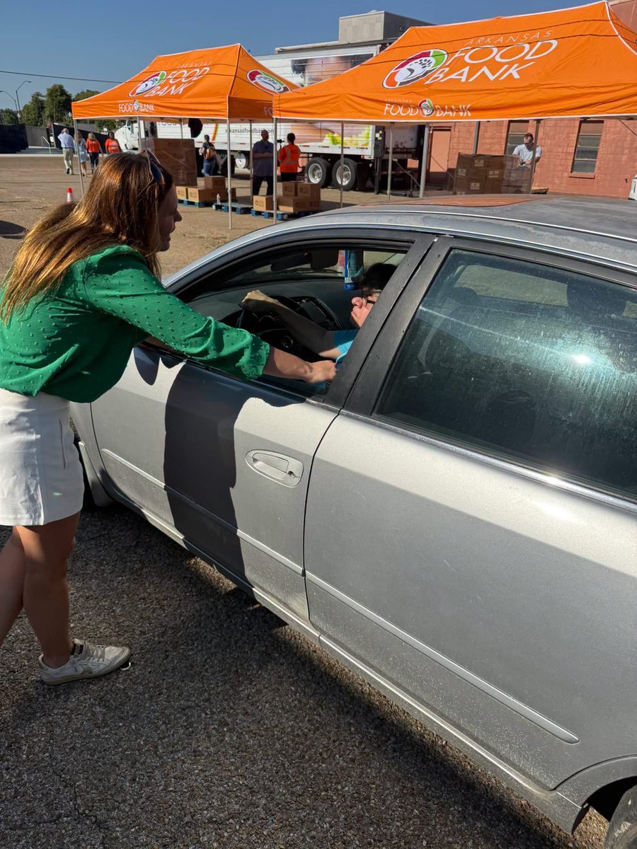 thetrueshelby's tweet photo. Sarah Huckabee Sanders wore $640 sneakers to hand out food at the Arkansas Food Bank.

Arkansas has a food insecurity crisis.

You cannot make this shit up, y’all. https://t.co/gaAvkq8Mtg
