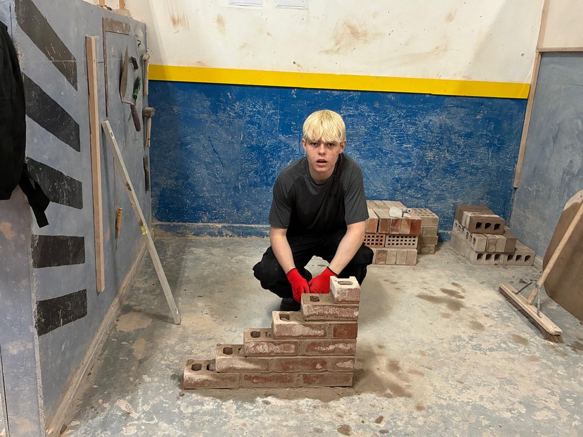 PathwaysNLC's tweet photo. 🌟Working Hard🌟
Our youth are smashing it out the park, already passing their first Bricklaying assessment and some already passing their first part of Carpentry and Bench joinery. #hardworkpays  @FirstStepsFT https://t.co/zdAeSfGTO6
