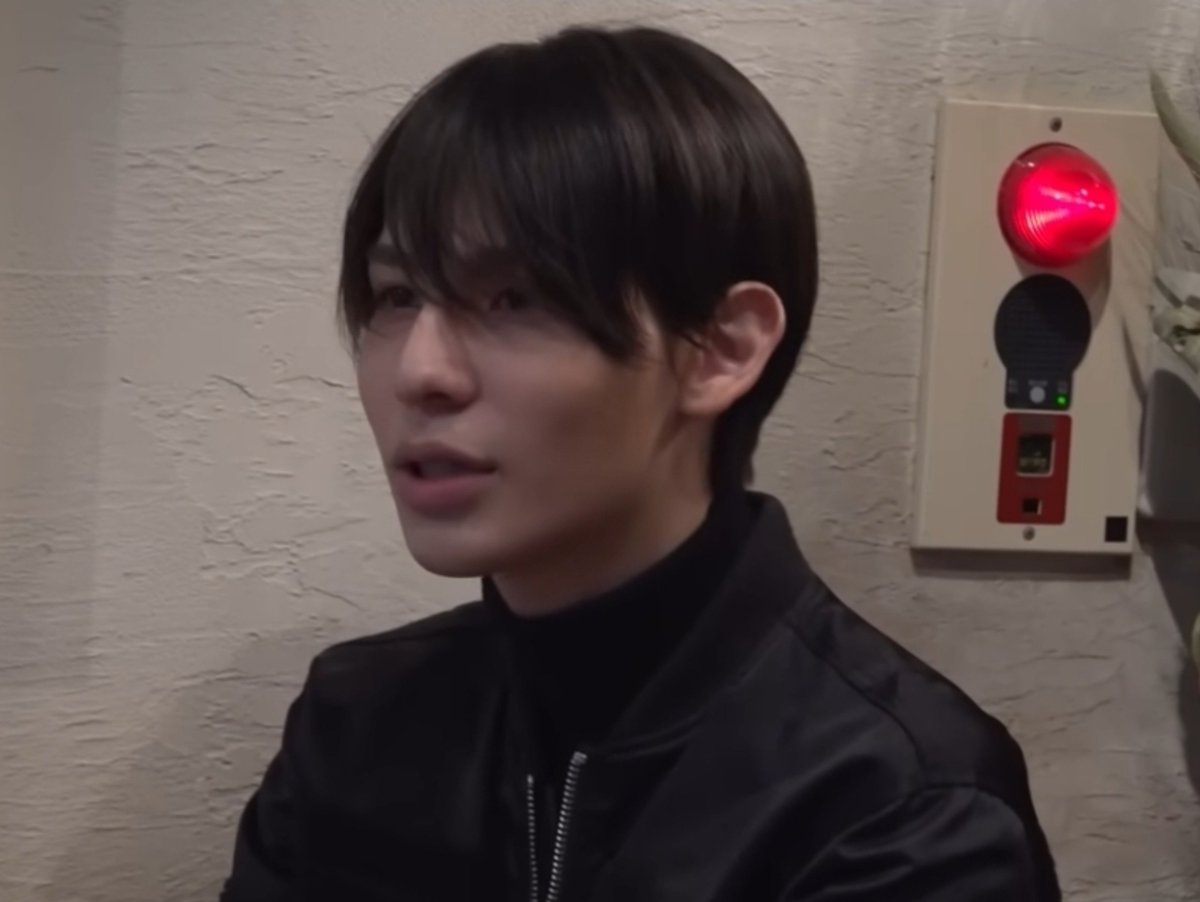 tokumeisan_1111's tweet photo. ←←←大好きな黒髪前髪ラウール
なんかwちょっとwどうしたwかわいい黒髪前髪ラウール→ https://t.co/iYWQRydwcm
