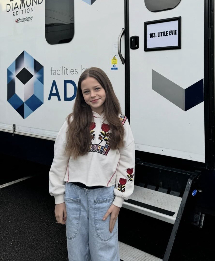 acervowood's tweet photo. Mais imagens de Bonnie Hill, atriz que interpretará Ginny Weasley na Série Harry Potter. https://t.co/8L1Deg1J5U