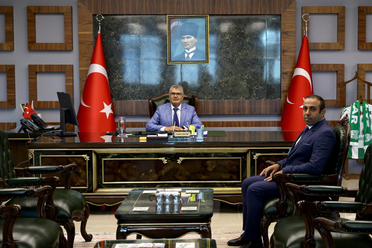 bingolvaliligi's tweet photo. Valimiz Sayın Cahit Çelik;

✅Bingöl Kadastro İl Müdürü olarak atanan Kamil Çamurlu'yu,
✅ Elazığ Meteoroloji Bölge Müdürü Zekeriya Dolmaç ve Meteoroloji İl Müdürü İlham Sami Yolcu'yu,
✅Müsiad Genel Başkanı Özel Kalem Müdürü Mehmet Şükrü Velioğlu'nu
✅ NOVATECH Tıbbi Cihaz A.Ş. Yönetim Kurulu Başkanı Engin Biçer ve Yönetim Kurulu Üyelerini, İş insanı Cihat Sarıdağ, OSB Müdürü Serdar Çulun, Sanayi ve Teknoloji İl Müdürü Mesut İlhan ile İŞGEM Müdürü Ömer Çakan'ı makamında kabul etti.

Nazik ziyaretleri için misafirlerimize teşekkür ederiz.

@celikcahit